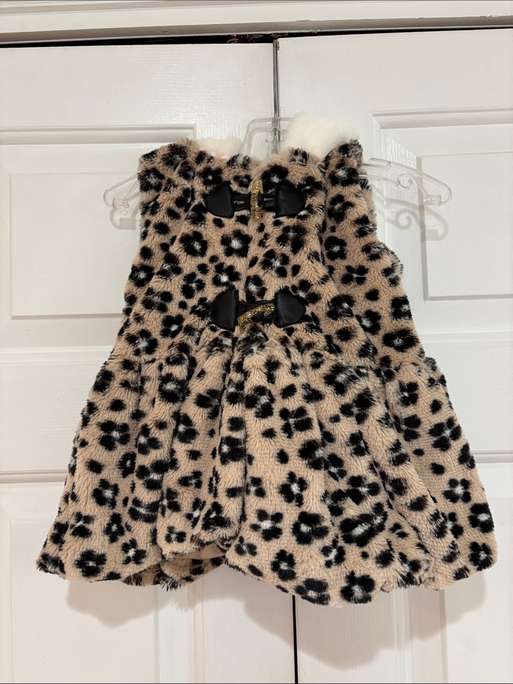 Little Lass Tan, Cream and Black Faux Fur Baby Hooded Vest Size 18 Months EUC